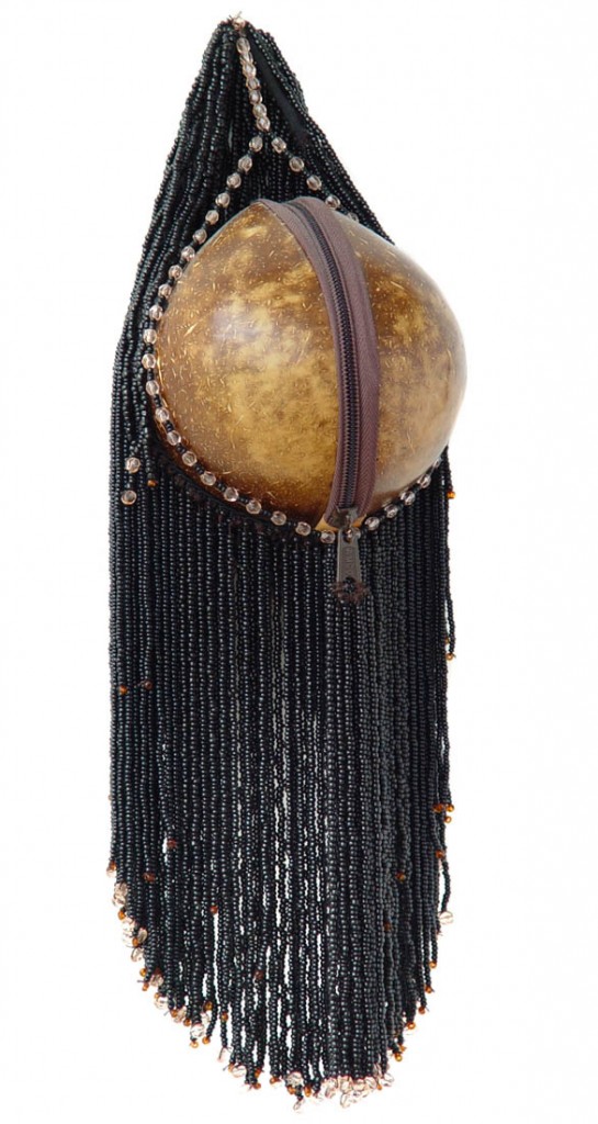 Secret (2004), size: 41 x 15 x 12 cm. Calabash, zipper, beads. 