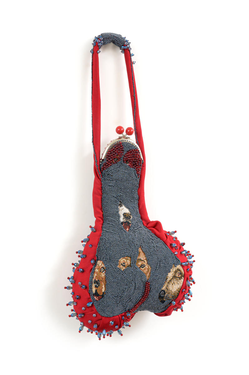 Petbag Dogside (2021) 50x23x11cm. Beads, textiles, metal.